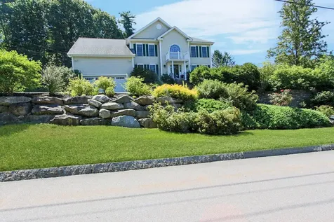 1 Sweet Meadow Drive Nashua NH 03063