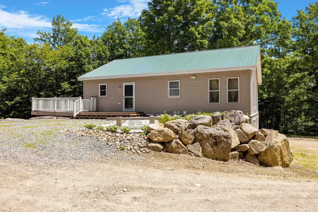 116 Route 25a Wentworth NH 03282