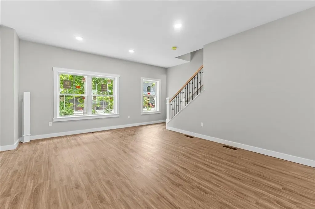 27 Gardner Lane Waterbury VT 05676