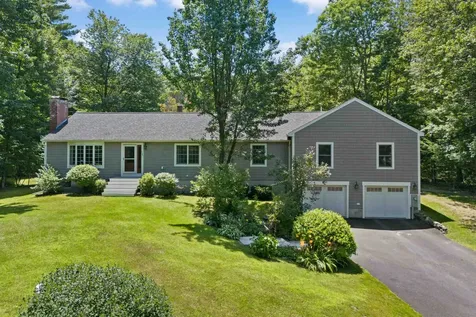 8 Country View Drive Raymond NH 03077