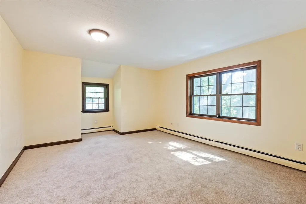 752 Mammoth Road Manchester NH 03104