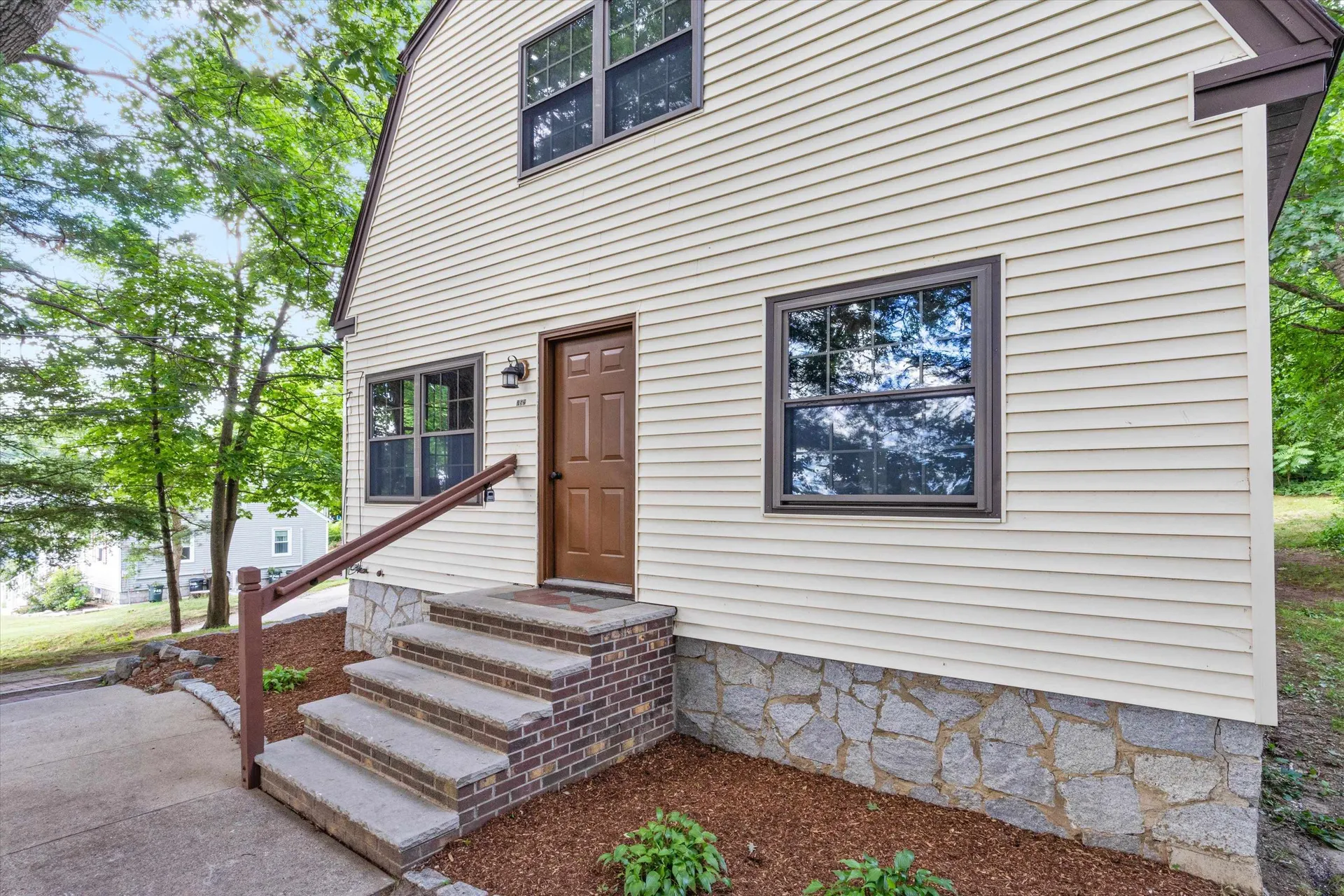 752 Mammoth Road Manchester NH 03104