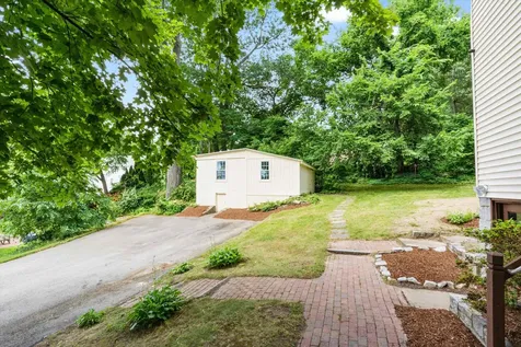 752 Mammoth Road Manchester NH 03104