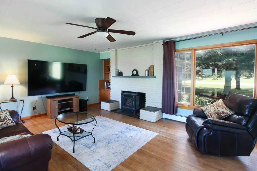 11 Four Winds Lane North Hero VT 05474