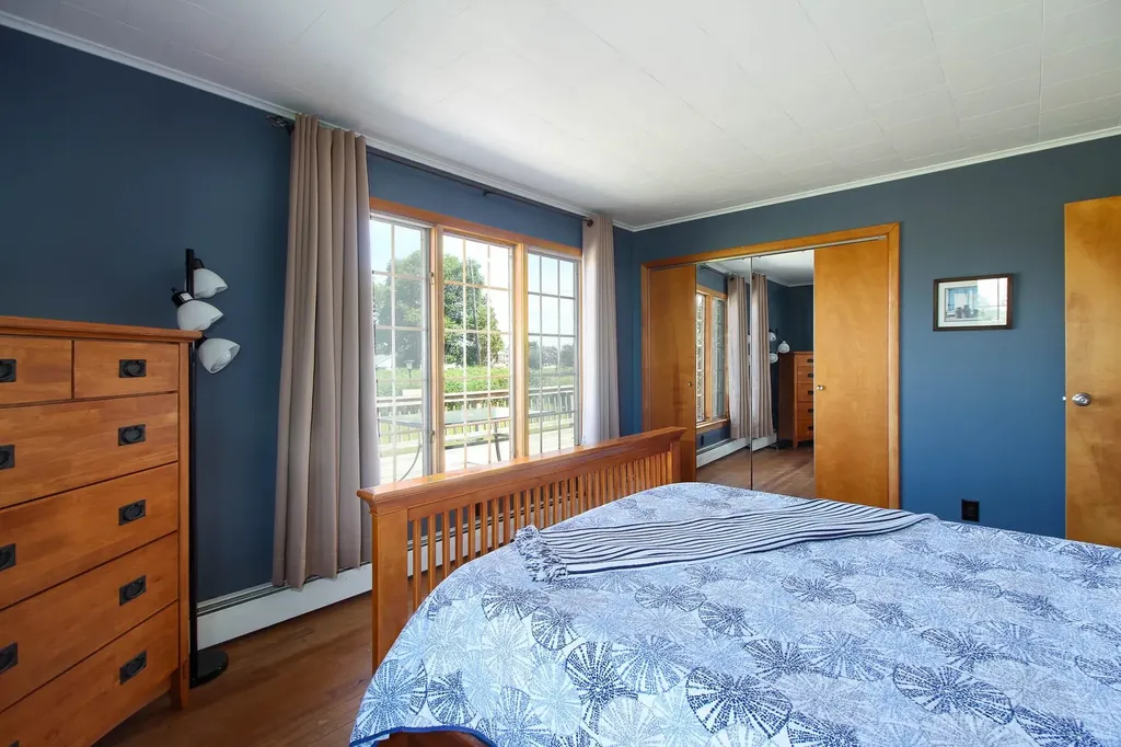11 Four Winds Lane North Hero VT 05474