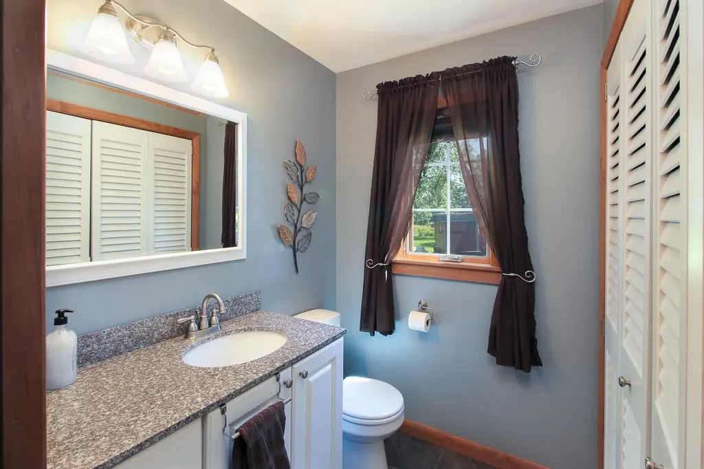 11 Four Winds Lane North Hero VT 05474