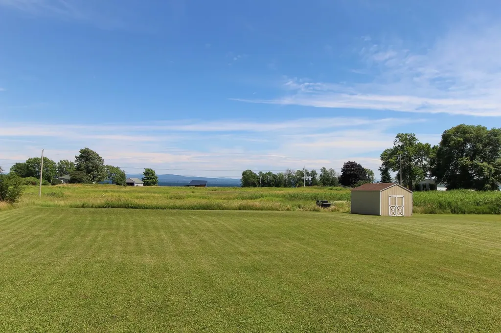 11 Four Winds Lane North Hero VT 05474