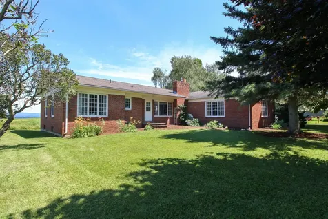 11 Four Winds Lane North Hero VT 05474