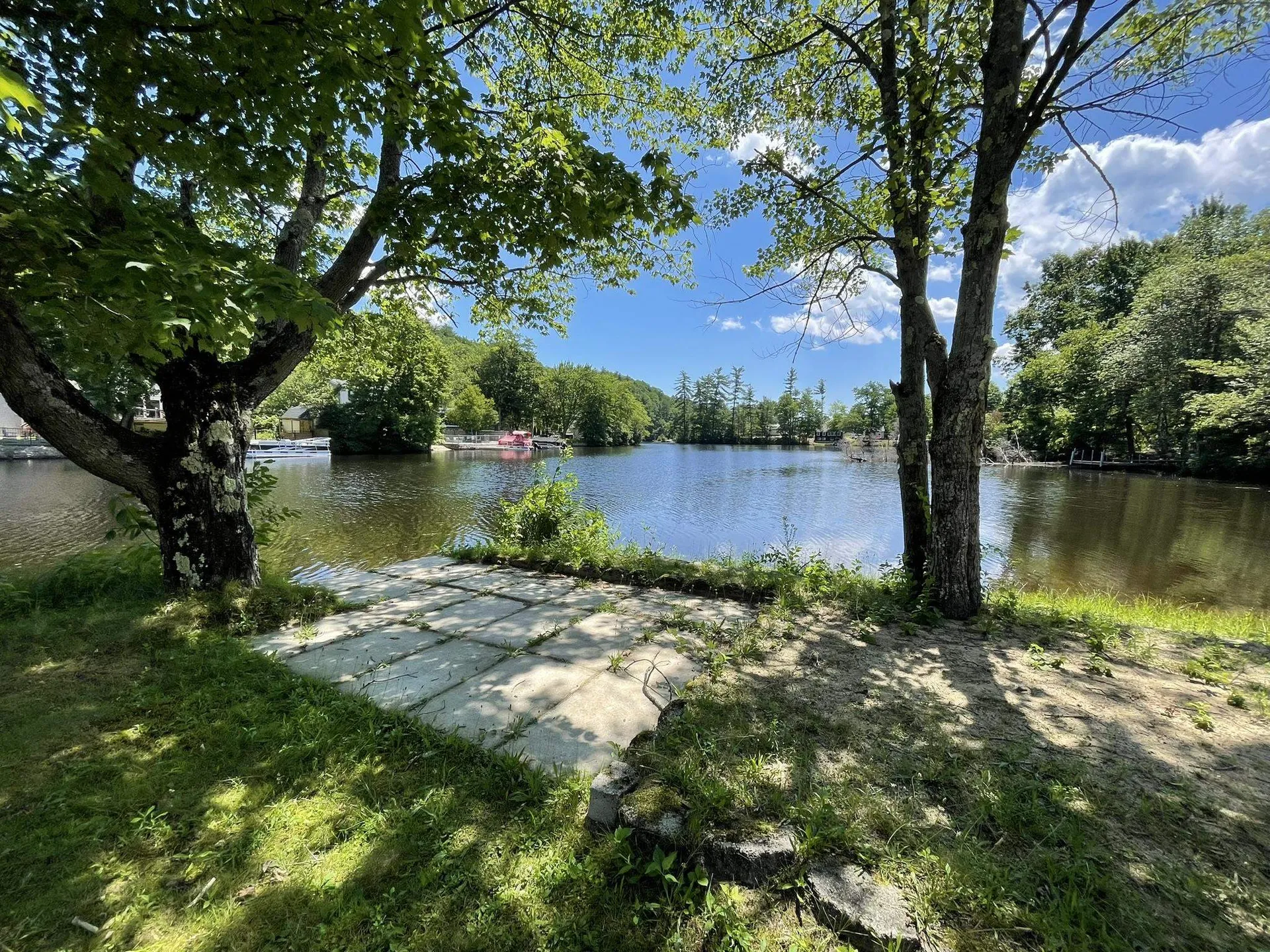 19 Sonny Avenue Goffstown NH 03045
