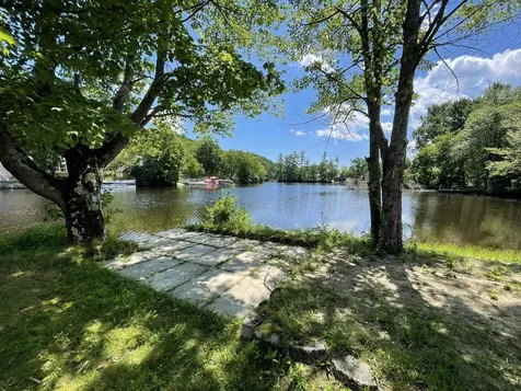 19 Sonny Avenue Goffstown NH 03045