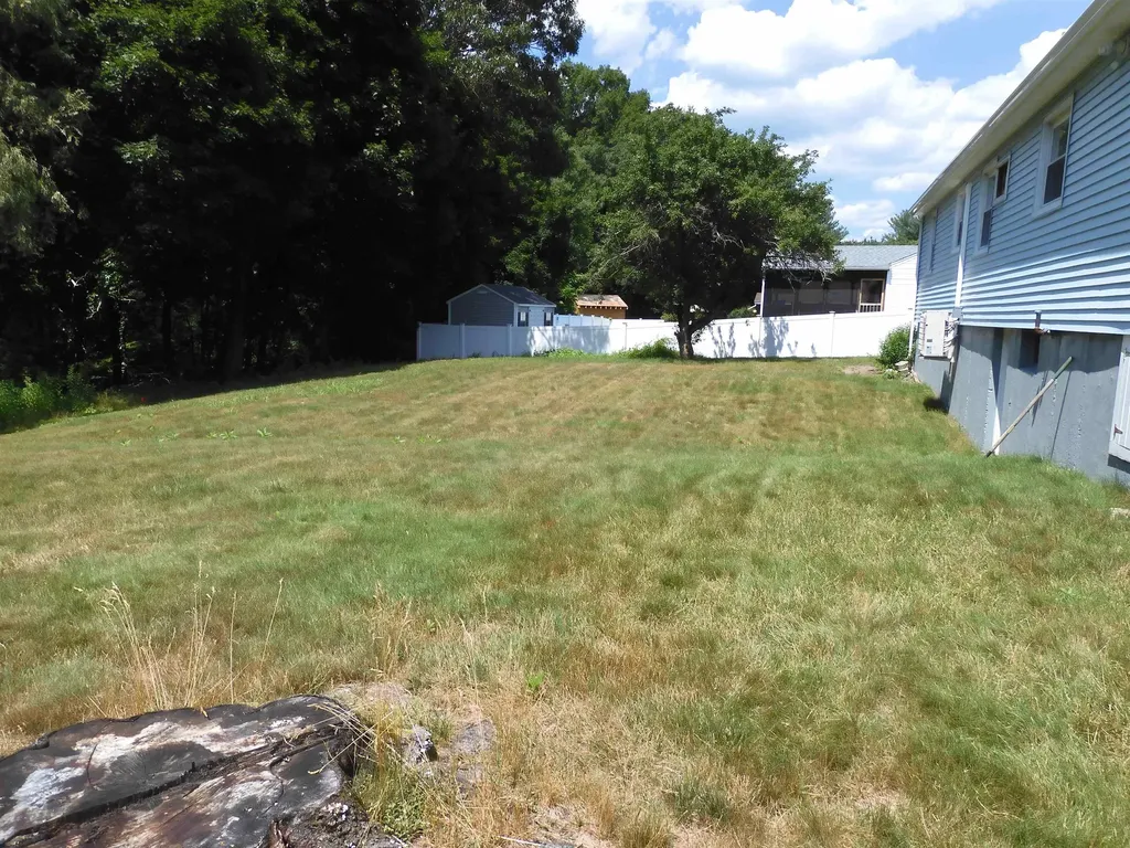 3 Brentwood Avenue Salem NH 03079
