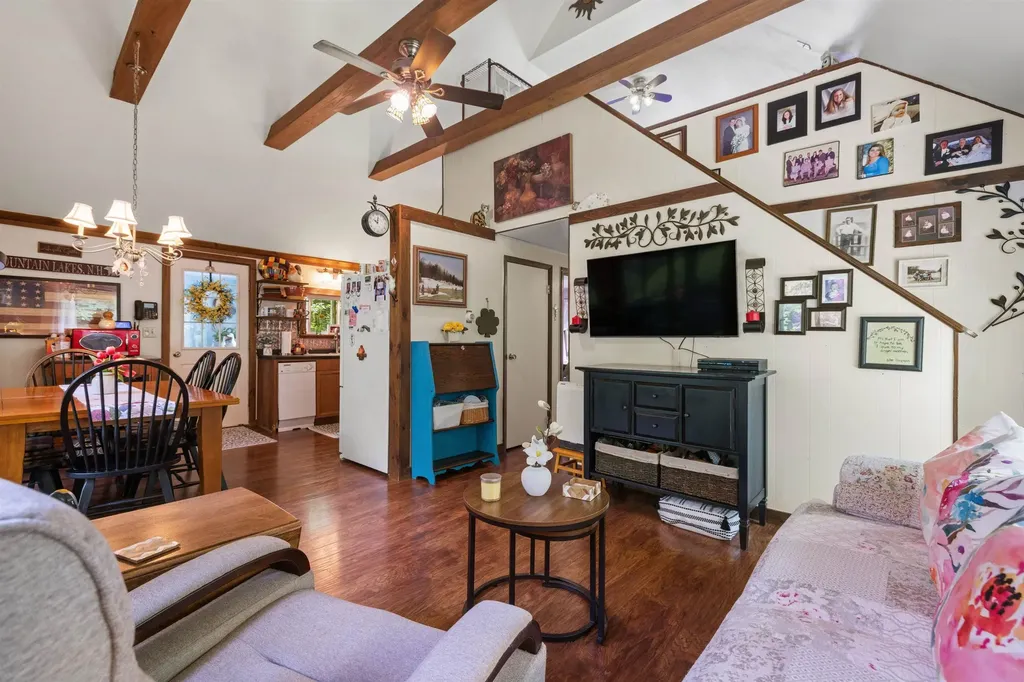 22 Tennis Circle Haverhill NH 03785
