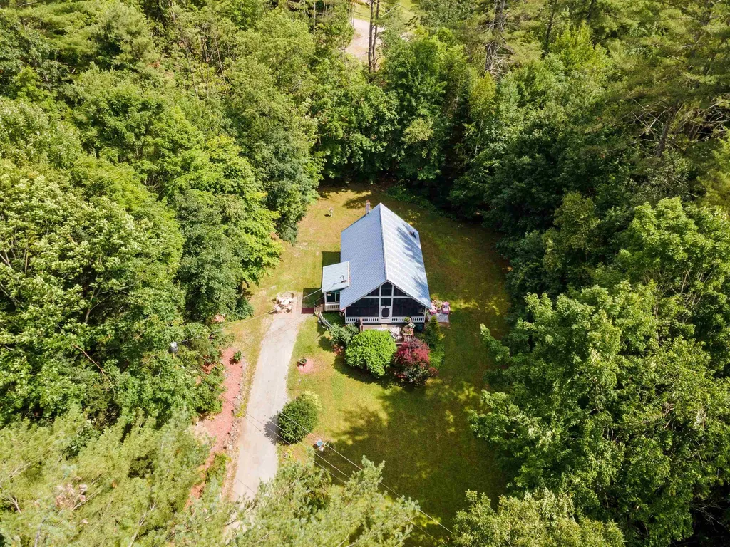 22 Tennis Circle Haverhill NH 03785