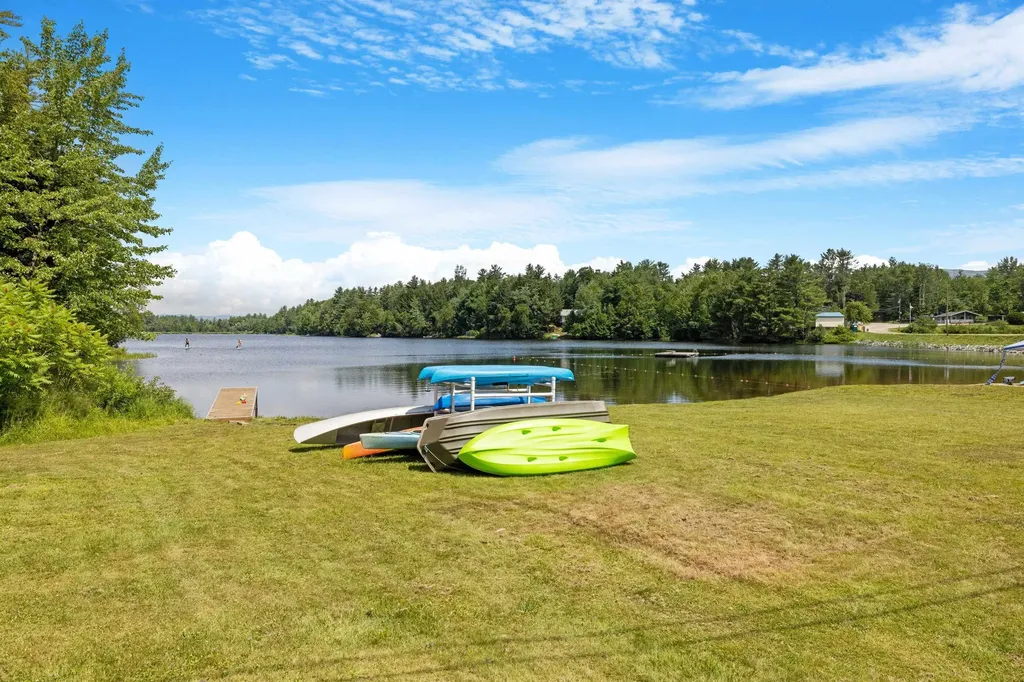 22 Tennis Circle Haverhill NH 03785