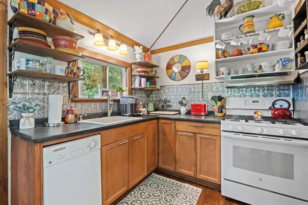 22 Tennis Circle Haverhill NH 03785