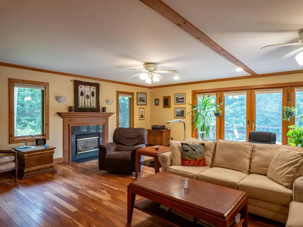 406 Tichenor Road Hartford VT 05059