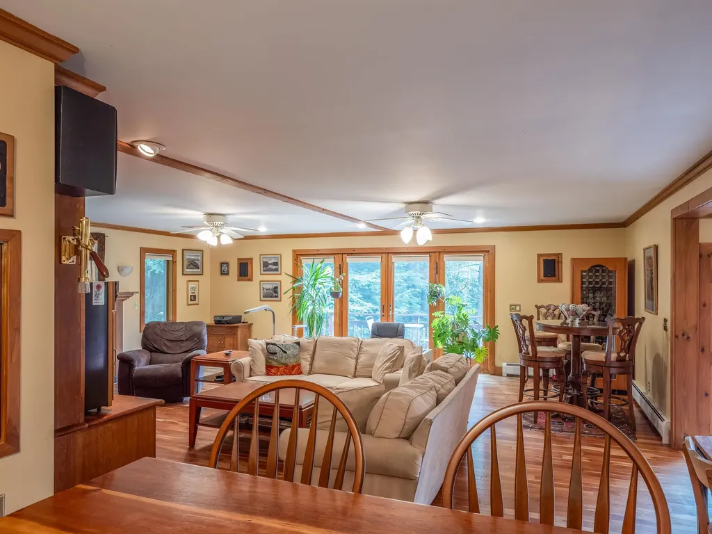 406 Tichenor Road Hartford VT 05059