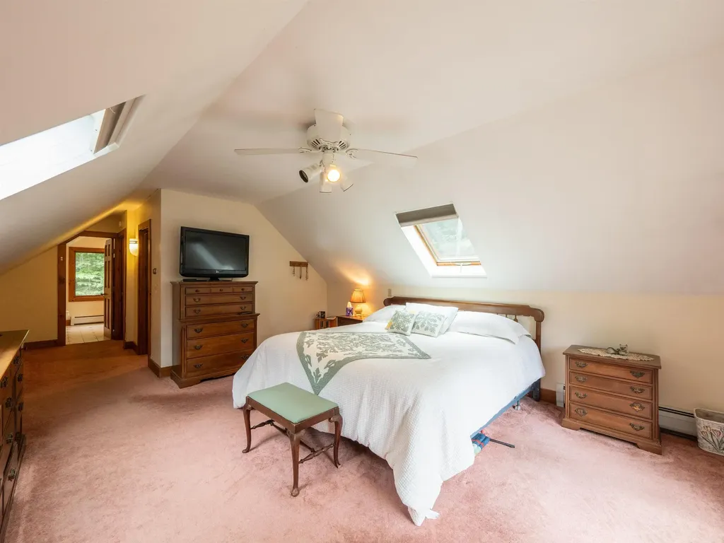 406 Tichenor Road Hartford VT 05059