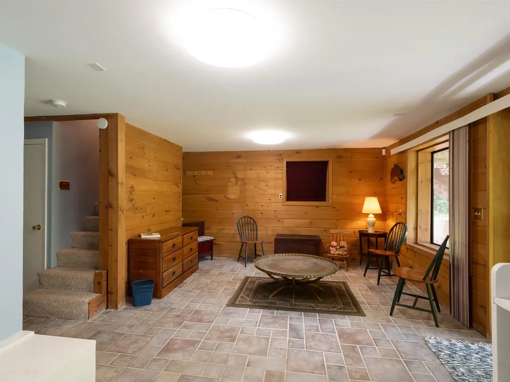 406 Tichenor Road Hartford VT 05059