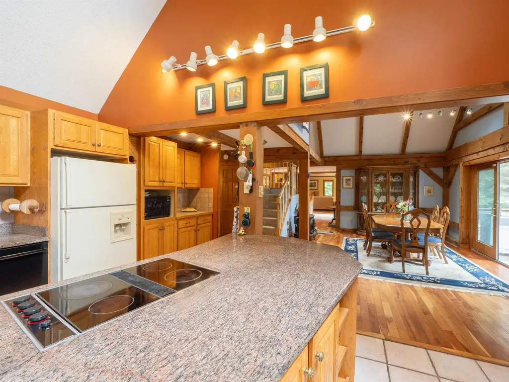 406 Tichenor Road Hartford VT 05059