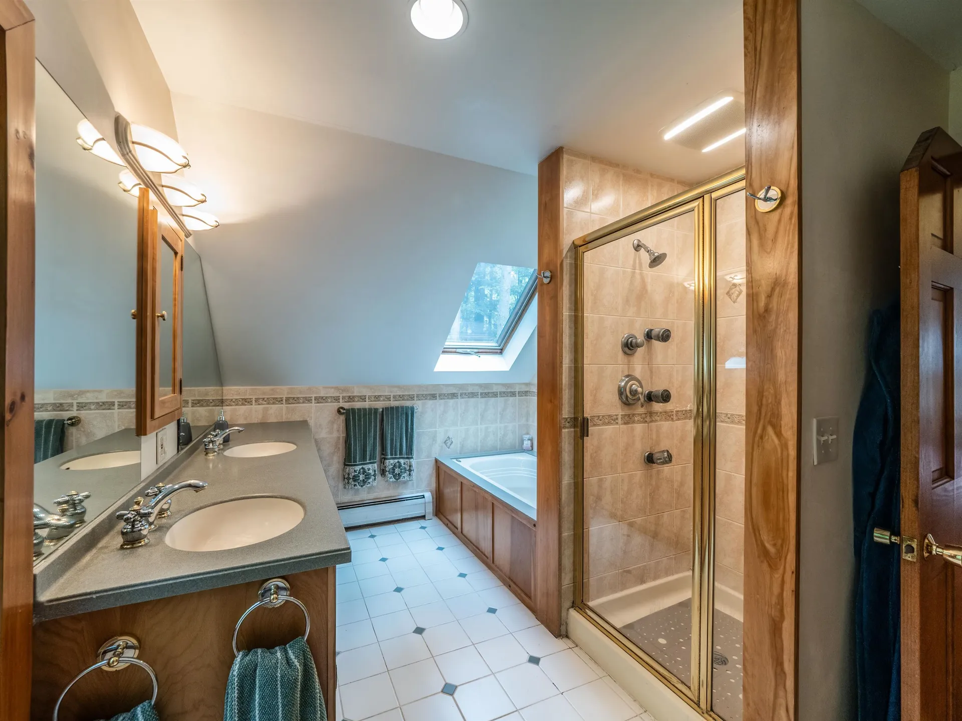 406 Tichenor Road Hartford VT 05059