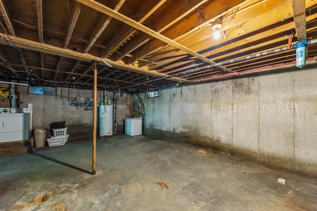29 Colonial Drive Greenfield NH 03047