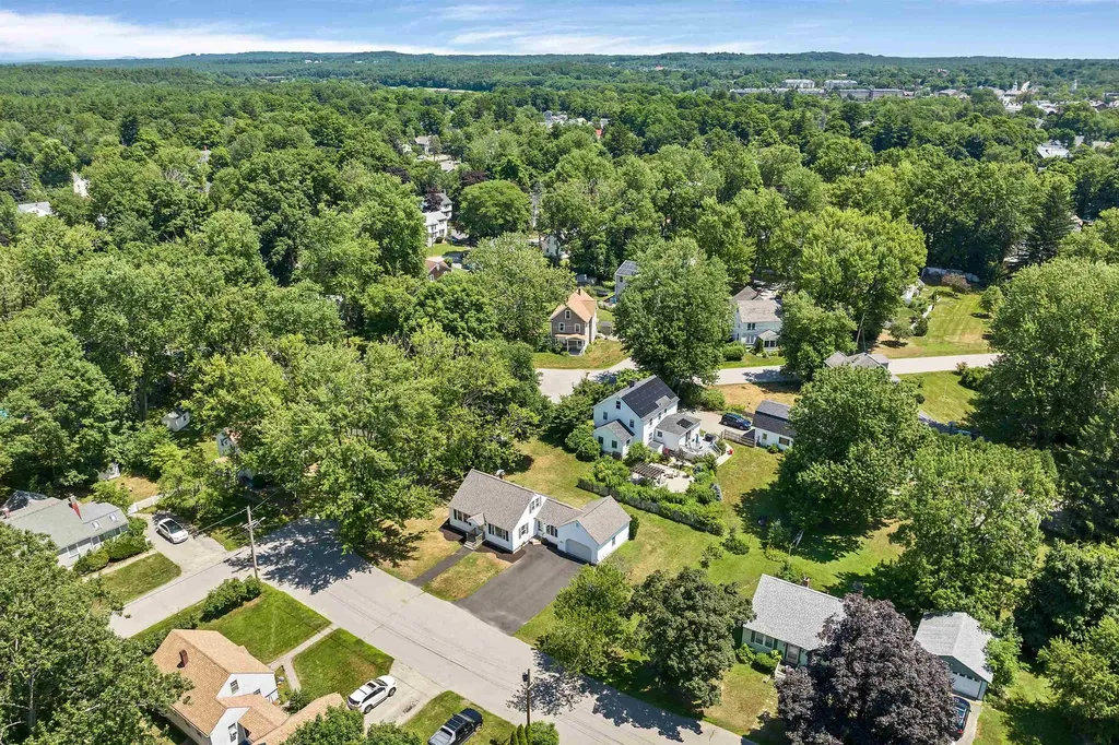 2 Cape Lane Exeter NH 03833