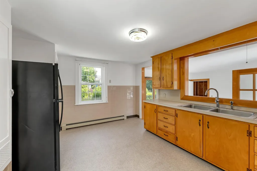 2 Cape Lane Exeter NH 03833