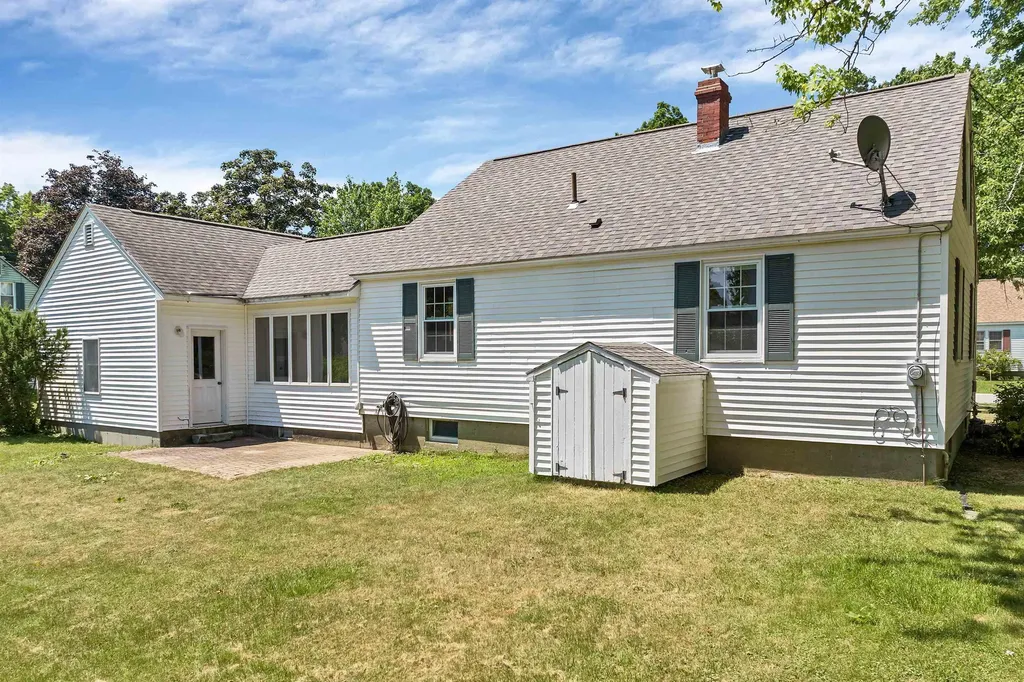2 Cape Lane Exeter NH 03833