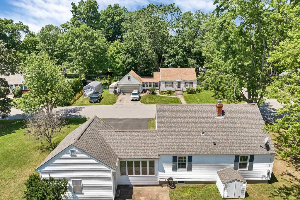 2 Cape Lane Exeter NH 03833