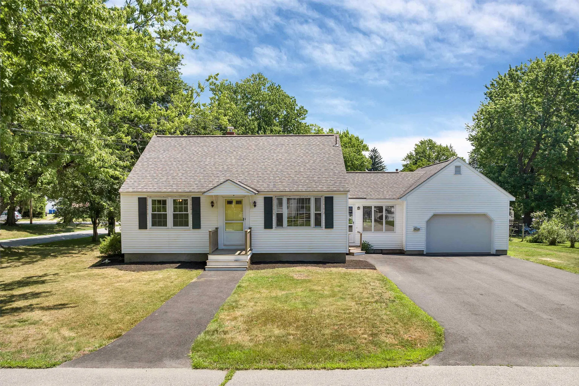 2 Cape Lane Exeter NH 03833
