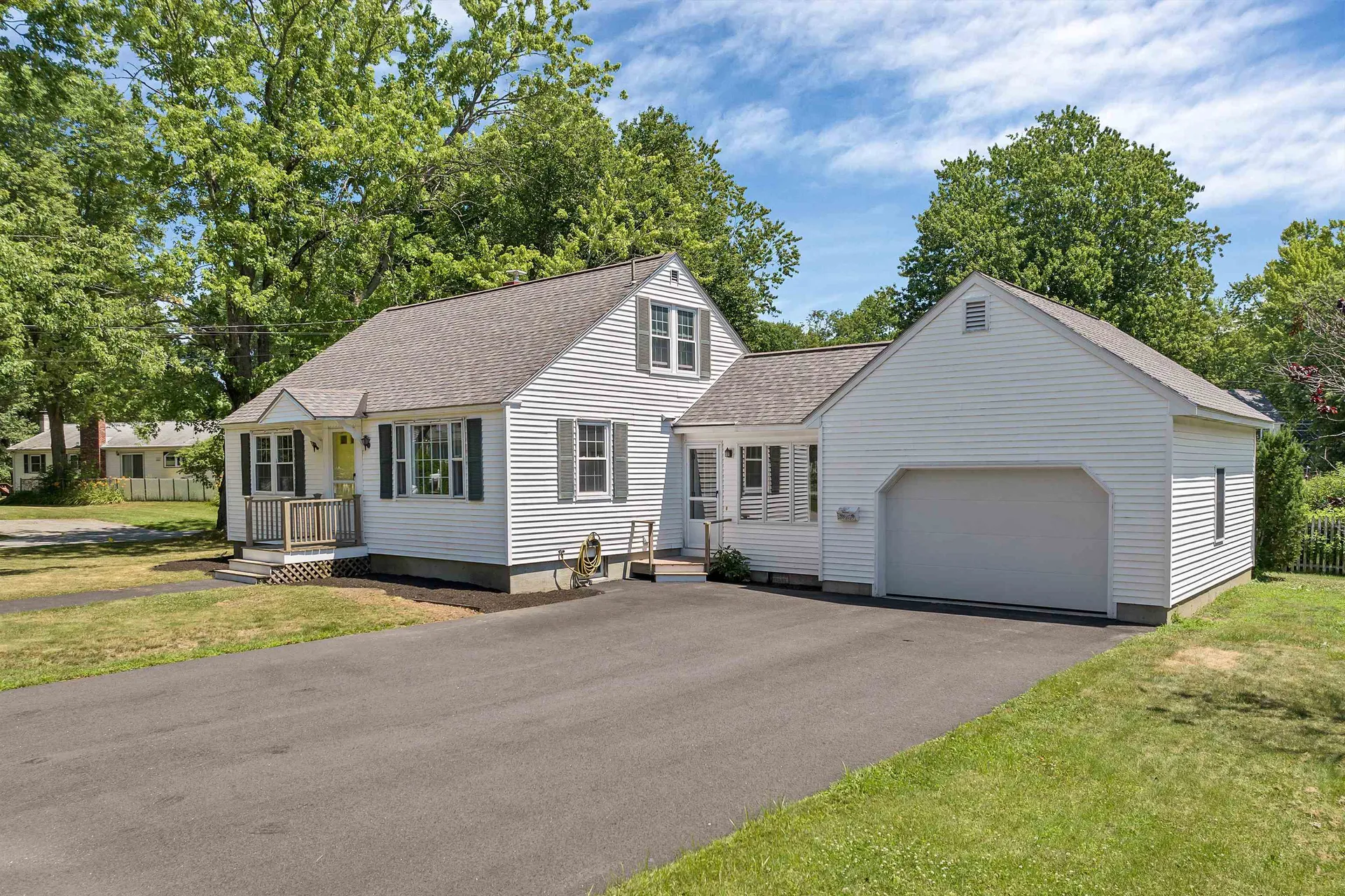 2 Cape Lane Exeter NH 03833