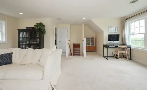 17 Copley Court Auburn NH 03032