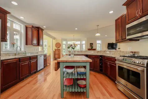 17 Copley Court Auburn NH 03032