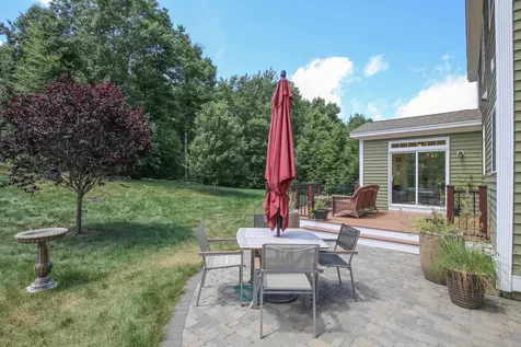 17 Copley Court Auburn NH 03032
