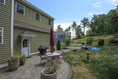 17 Copley Court Auburn NH 03032