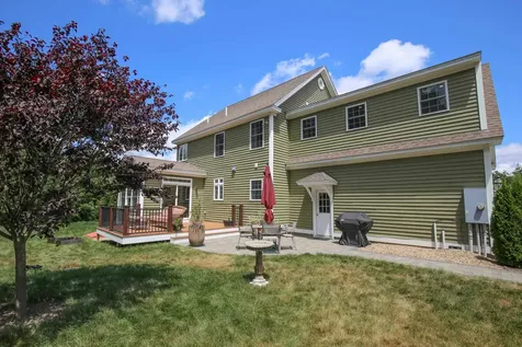 17 Copley Court Auburn NH 03032