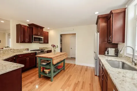 17 Copley Court Auburn NH 03032