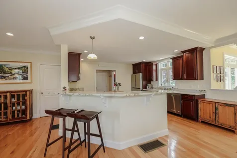 17 Copley Court Auburn NH 03032