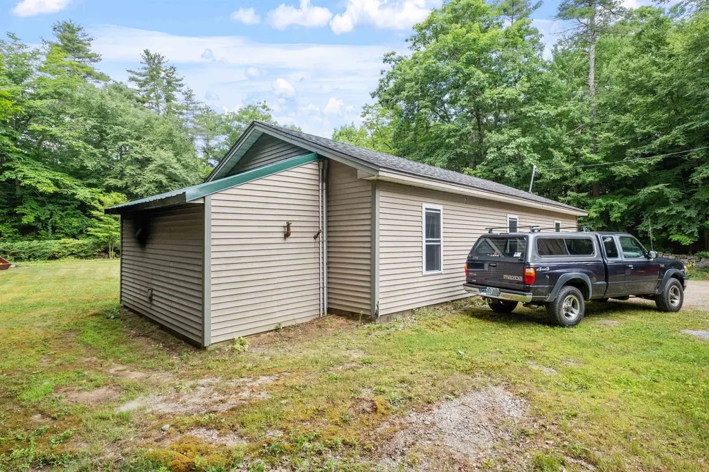 35 March Road Sanbornton NH 03269