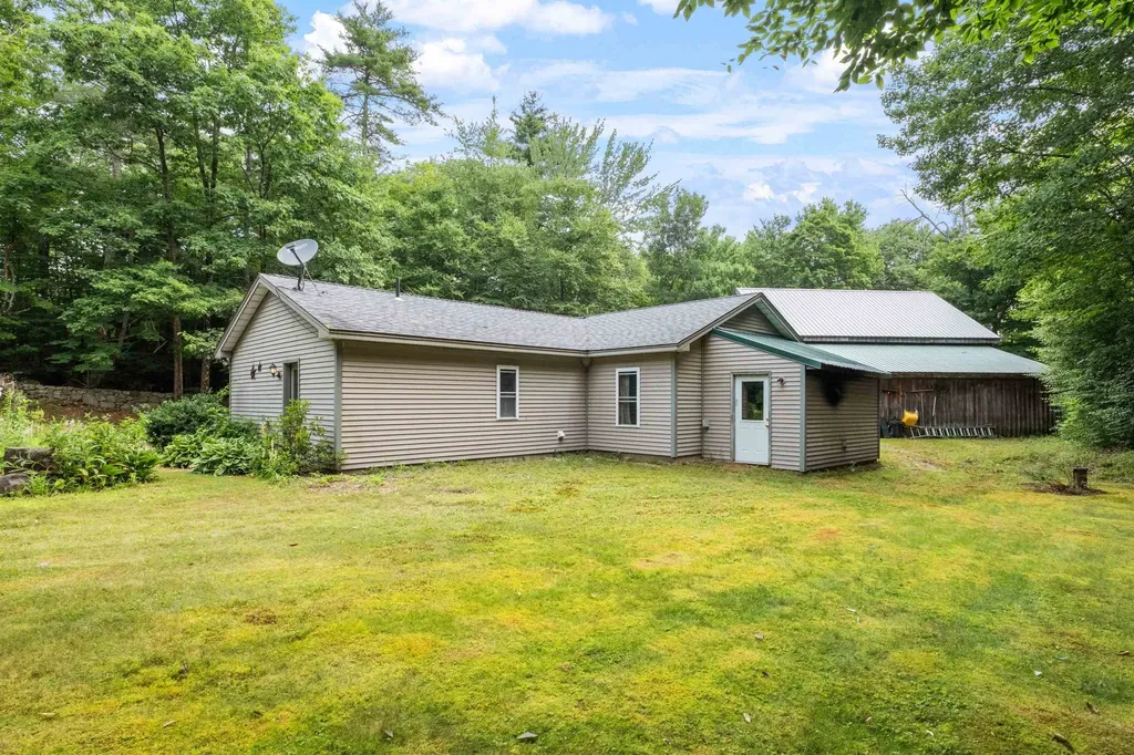 35 March Road Sanbornton NH 03269