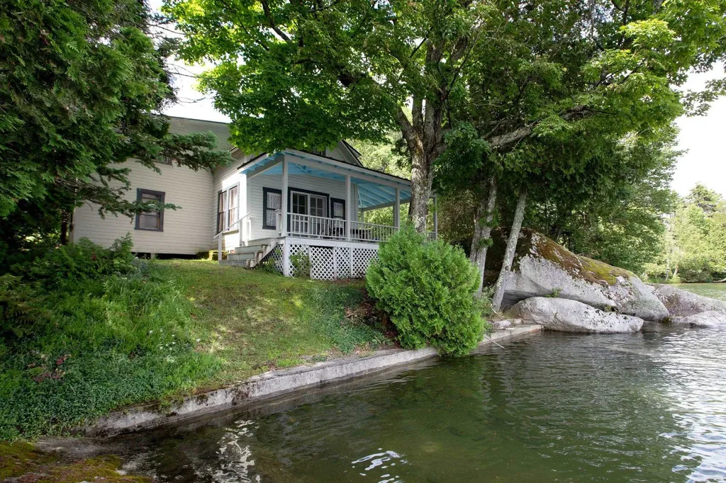 75 Van Hook Road Greensboro VT 05841