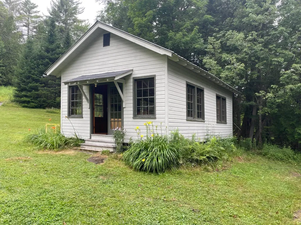 75 Van Hook Road Greensboro VT 05841