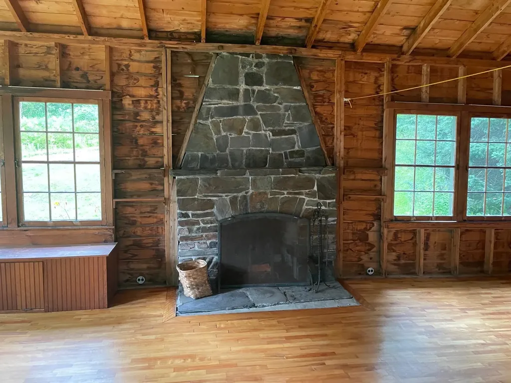 75 Van Hook Road Greensboro VT 05841