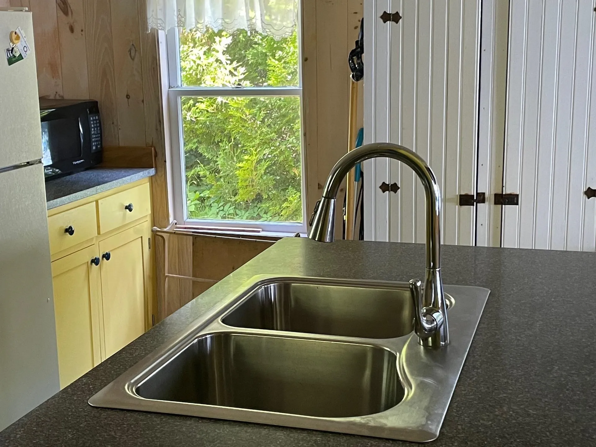 75 Van Hook Road Greensboro VT 05841