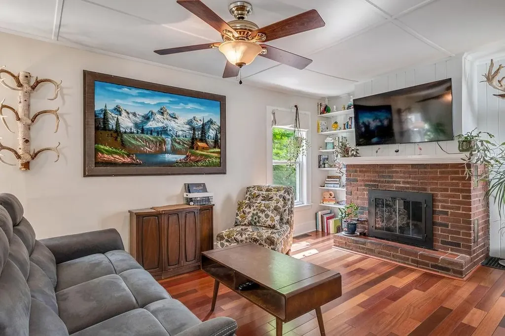 9 Lyndon Street Concord NH 03301