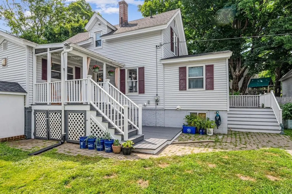 9 Lyndon Street Concord NH 03301