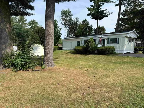 26 Oak Grove Trail Nashua NH 03062