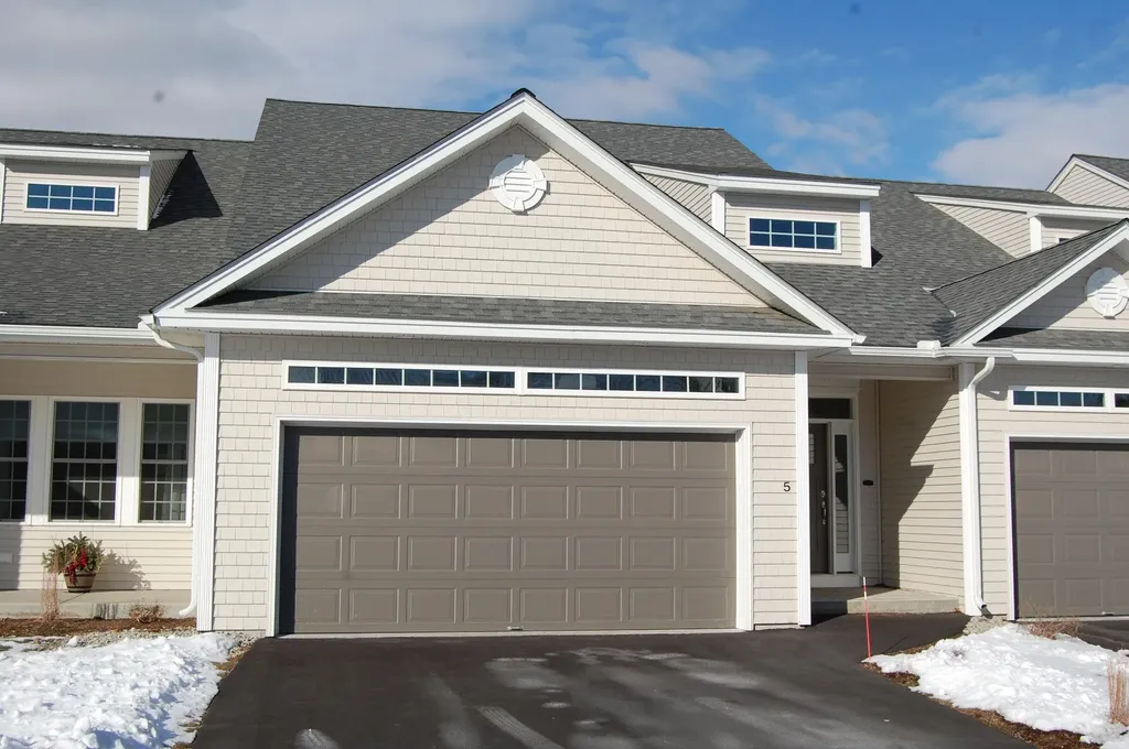 5 Sheffield Way Londonderry NH 03053