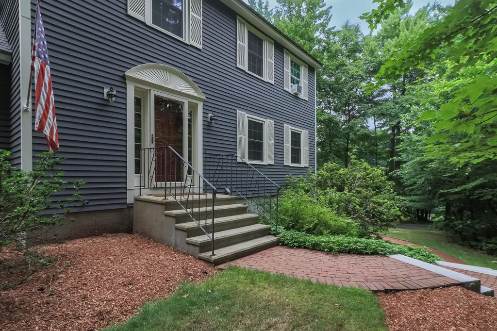 15 Hillside Drive Brookline NH 03033